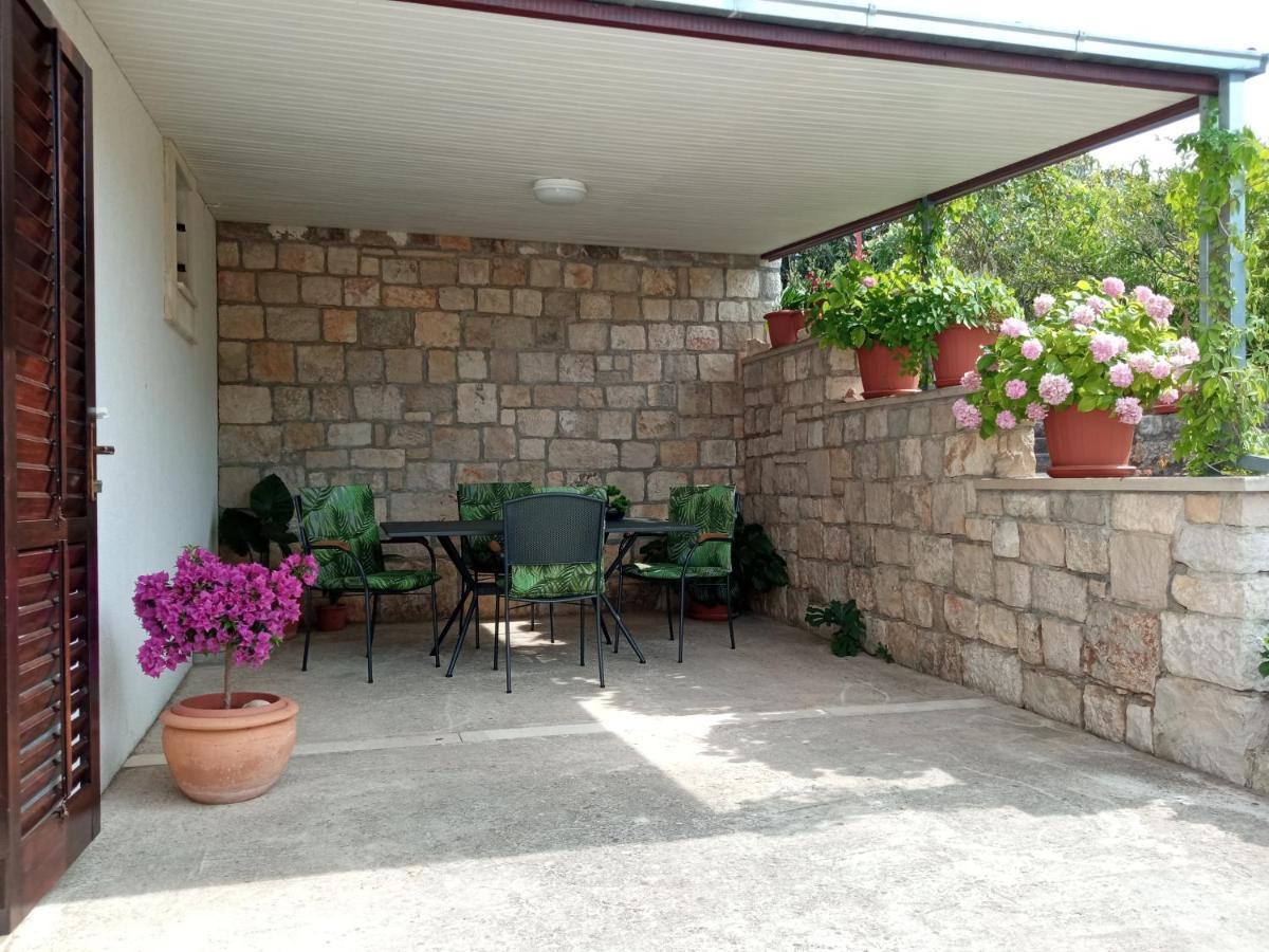 Apartment Viola Supetar Exterior foto